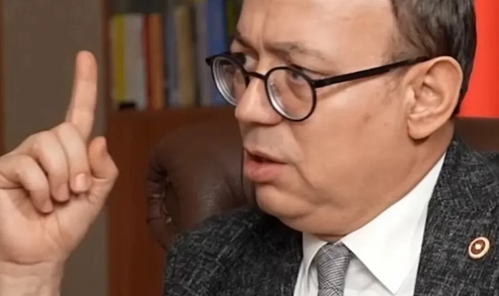 MHP Genel Başkan Yardımcısı İlyas Topsakal'ın Torpil İstediği Yazı