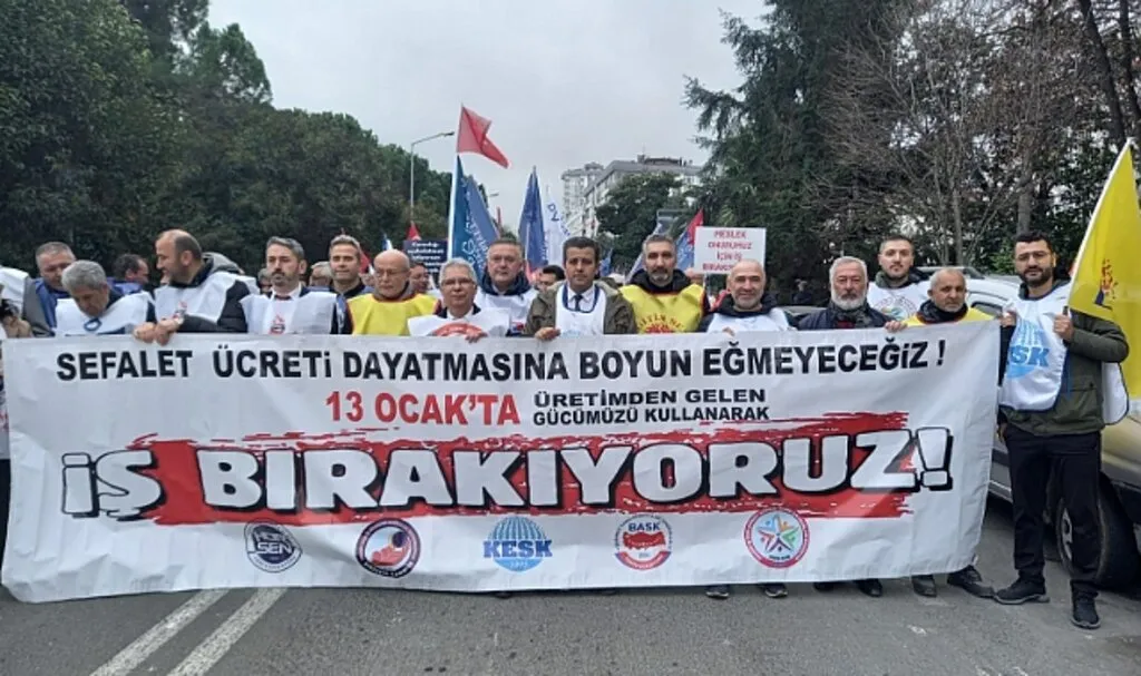 Samsun'da Kamu Çalışanları İş Bırakıp Yürüdü
