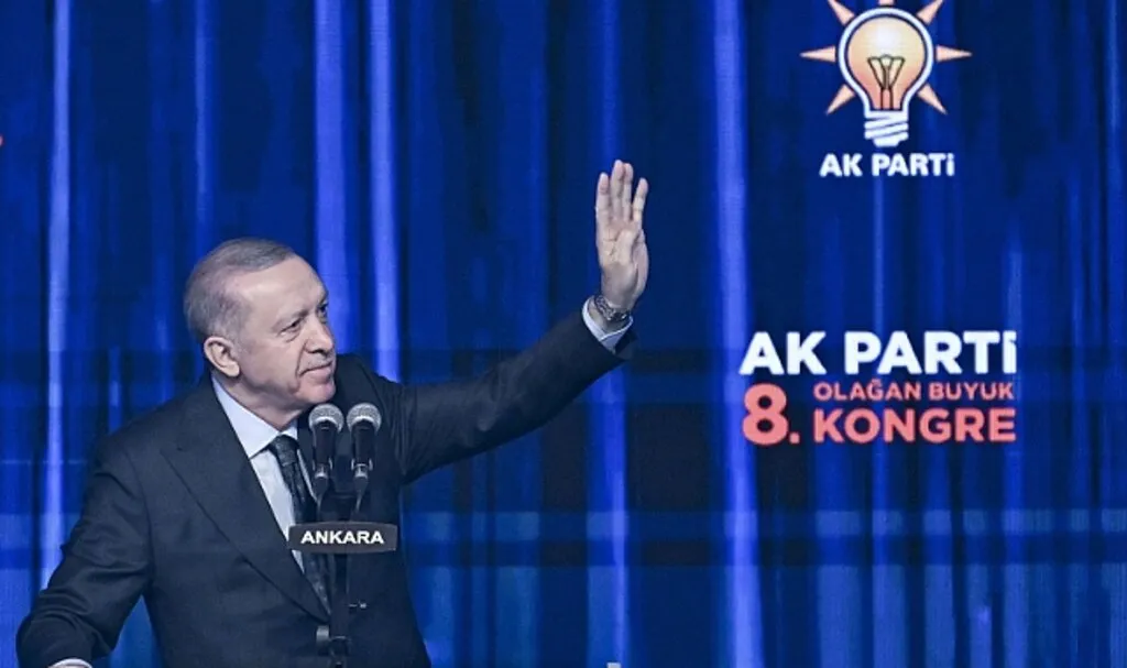 AK Parti'de Yusuf Ziya Yılmaz ve Çiğdem Karaaslan Görevlerini Devretti