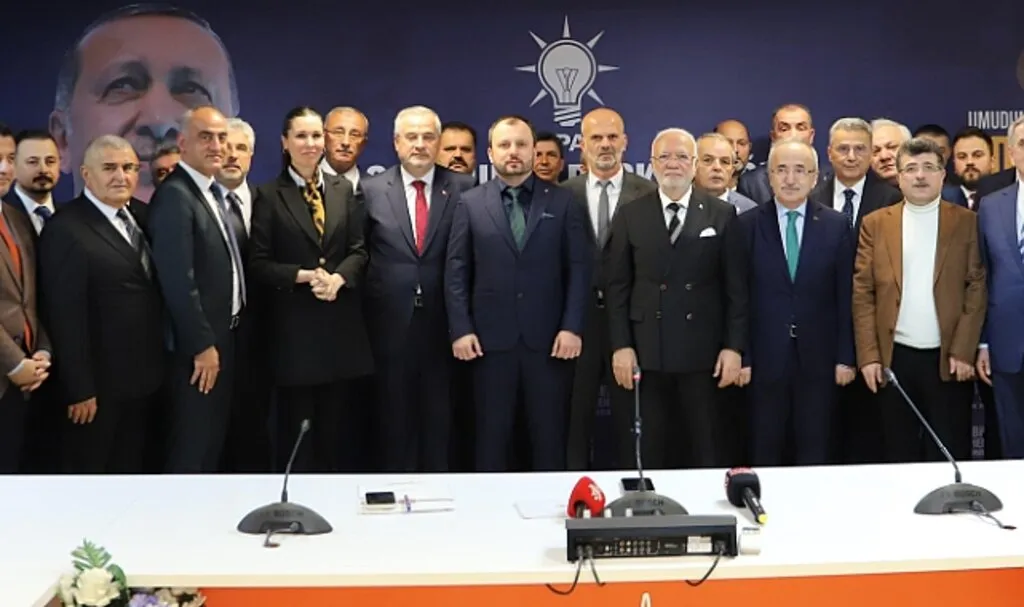 AK Parti Samsun'a 14 Meclis Üyesi Transfer Oldu
