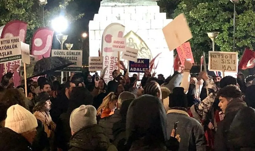 CHP Samsun Nöbet Tuttu