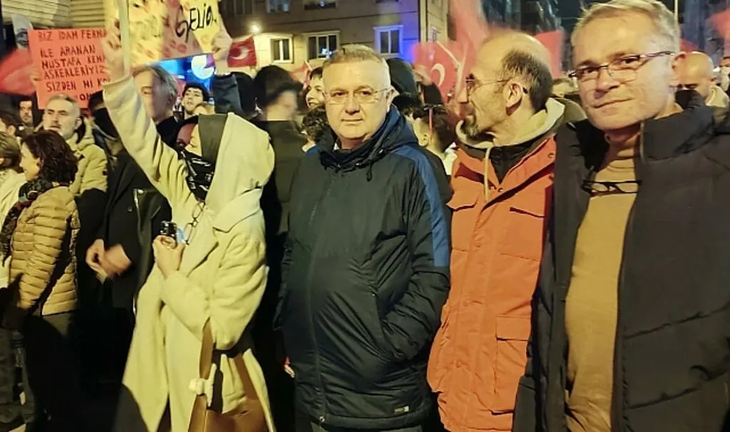Eğitim-İş: Üniversiteli Öğrencilerin Yanındayız