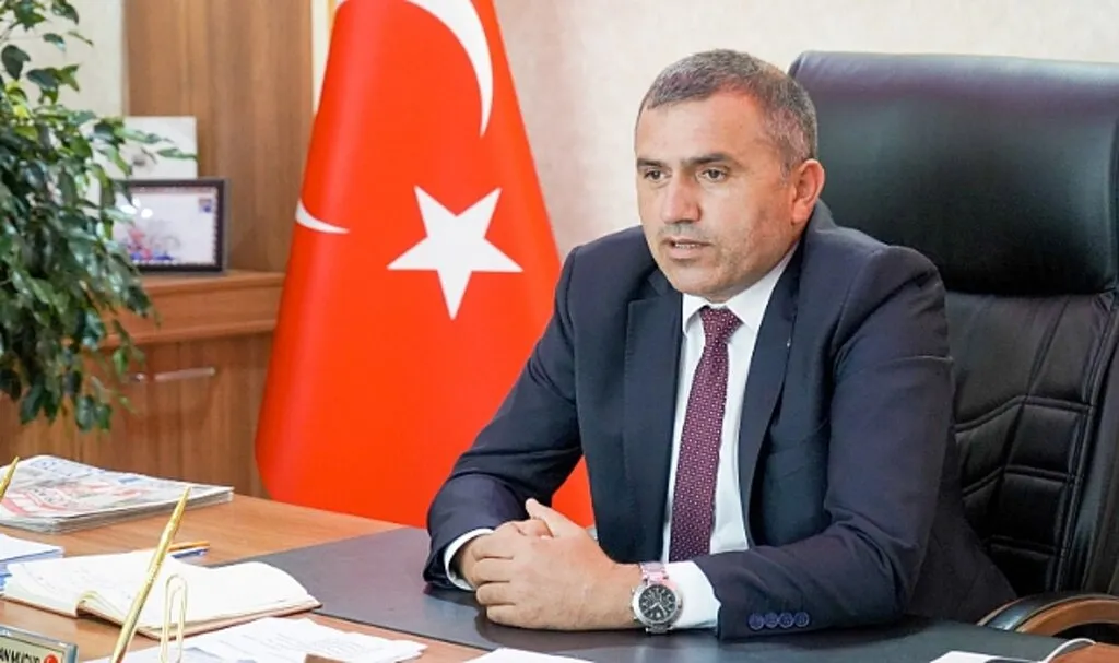 Mübarek Gecede Kenetlenmeliyiz