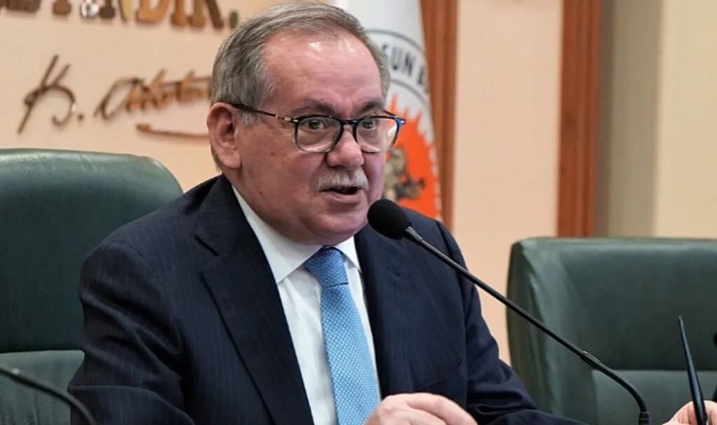 Samsun'da Aday Gösterilmediği Seçime 20 Milyon'luk Bayrak Almış!