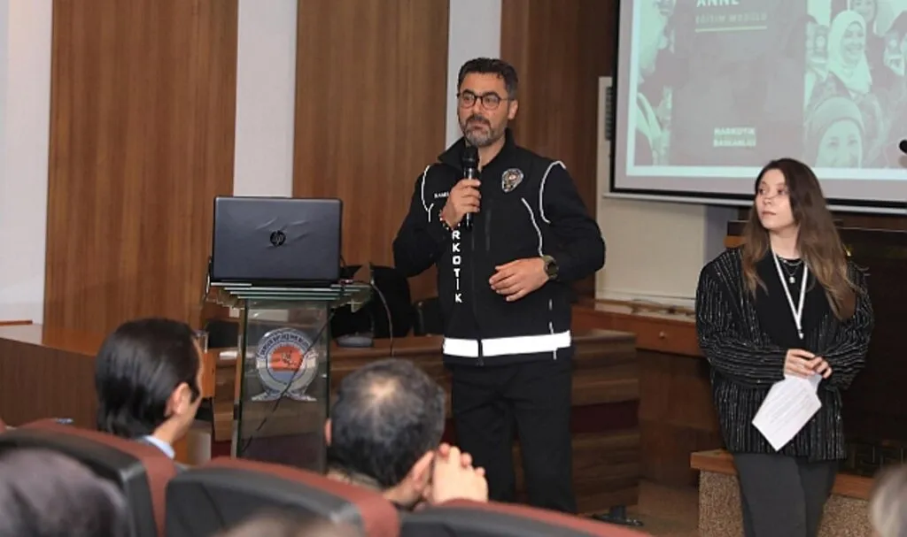 SBB'den Aile Akademisi: Kötü Alışkanlıklara Karşı Annenin Rolü