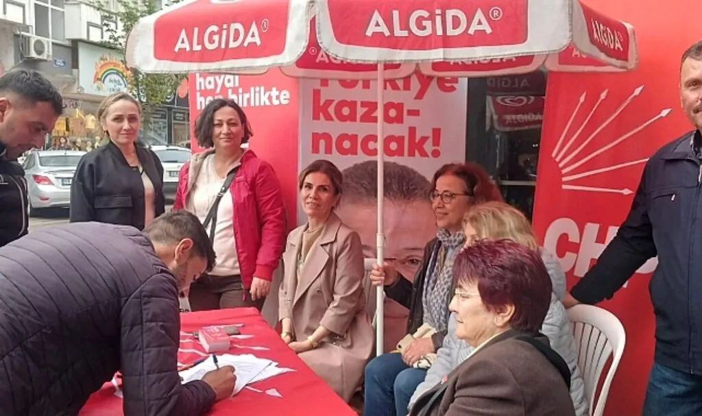 Bafra?da CHP'nin İmza Standına Saldırı