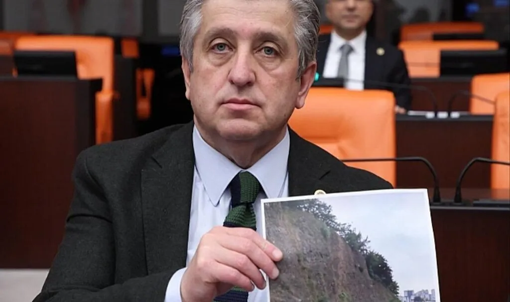 CHP?li Murat Çan?dan Yerel Yöneticilere Salvo