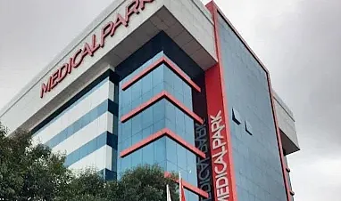 Beyin Kanaması Geçiren Kadını Yataktan Düşürdüler!