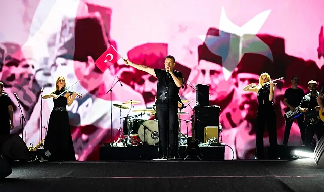Haluk Levent ve Burak Kut Samsunluları Coşturdu
