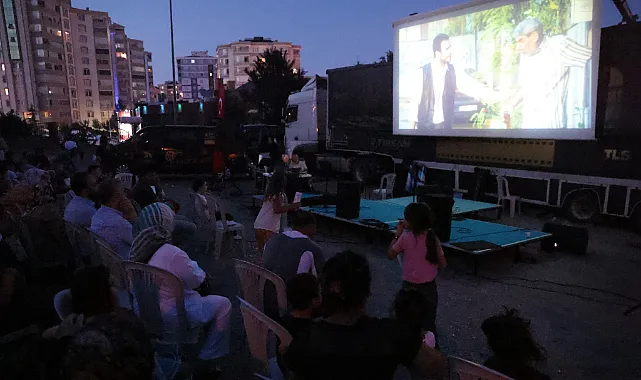 İlkadım?da Açık Hava Sinema Gecesi