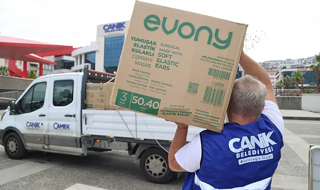Canik Belediyesi'nden Sağlıkçılara 100 Bin Maske