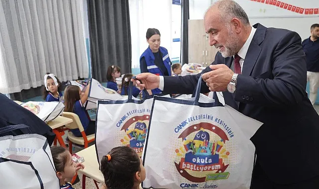 Canik'te Birinci Sınıfa Başlayacak Öğrencilere Kırtasiye Seti