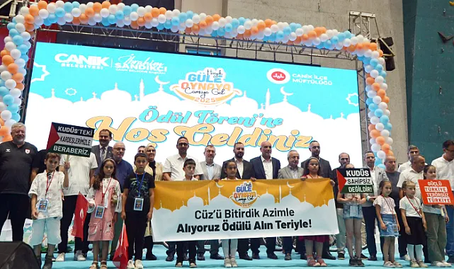 Haydi Güle Oynaya Camiye Gel Ödül Töreni Coşku Seline Dönüştü