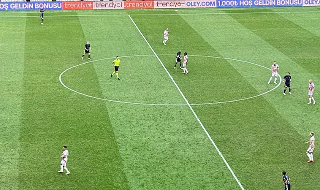 Samsun 19 Mayıs Stadyumu'nda Çimin Ömrü Bitti