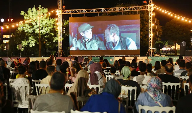 Samsun'da Açık Havada Sinema Keyfi