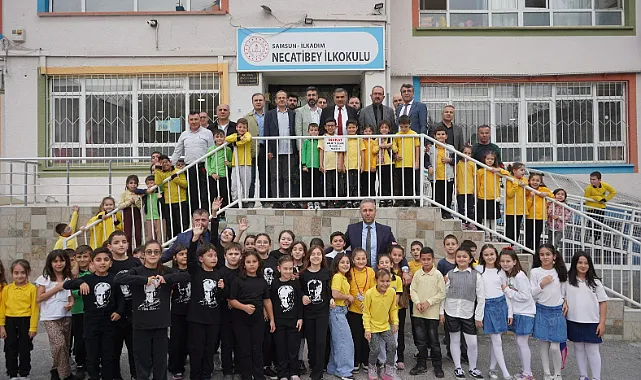 MHP Samsun Heyetinden Öğretmenlere Gül