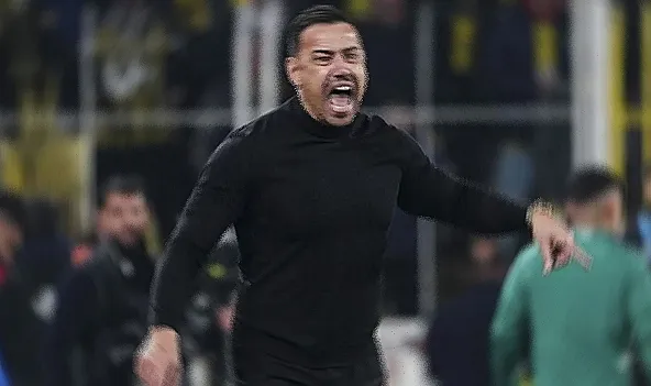 Çağdaş Atan?dan Fenerbahçe Maçı Sonrası Sert VAR Çıkışı! "Maçı Alıp Bir Taraftan Diğer Tarafa Taşıyorsun!"