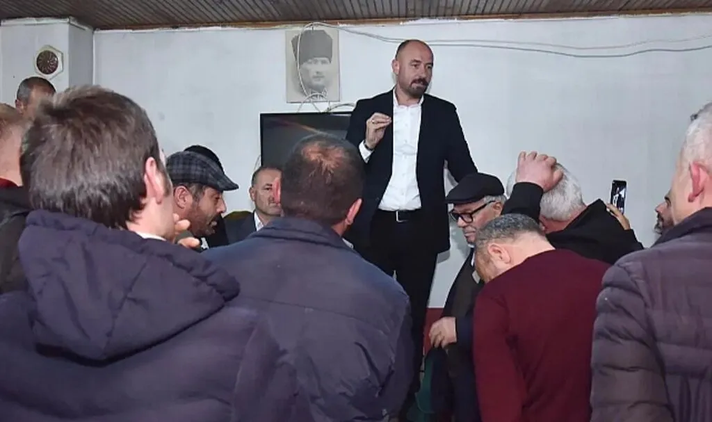 Tekkeköy'de Meydanlar Doldu Başkan Hasan Togar Sandalyeye Çıktı