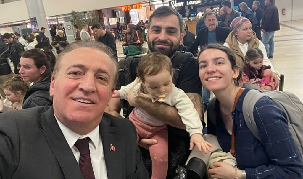 CHP'li Cevat Öncü'ye Aile Desteği
