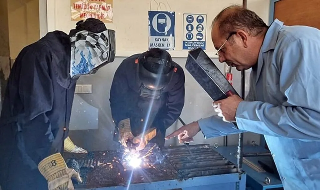 İlkadımlı Gençlere İş Kapısı 'İLMEK'