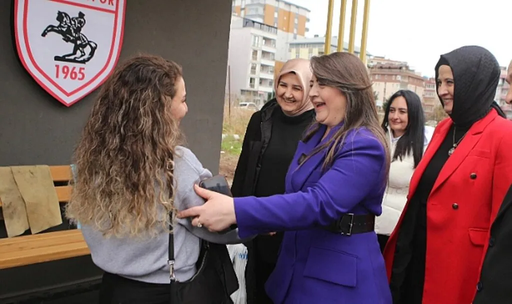 Özlem Maraş'tan Memleket Desteği Projesi
