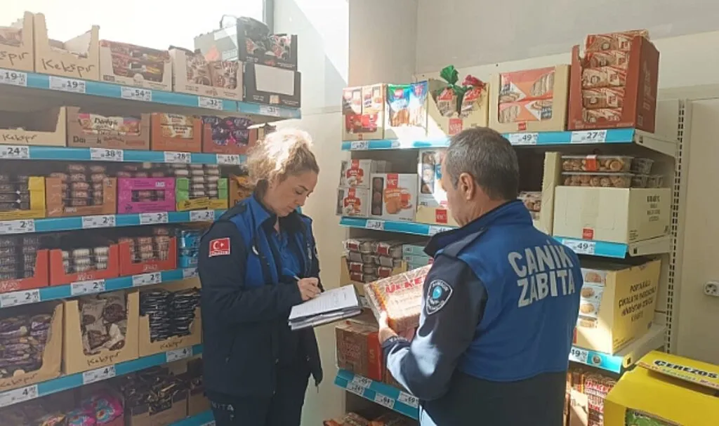 Canik Zabıtasından Çat Kapı Denetim!