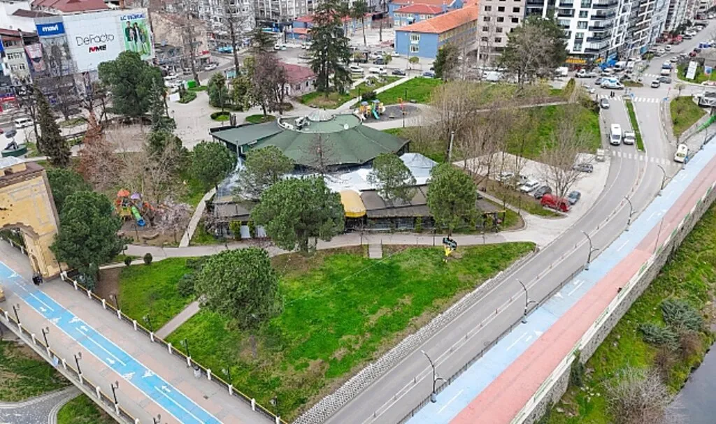 Çarşamba'da Emirgan Kafe'nin Kapısına Mühür