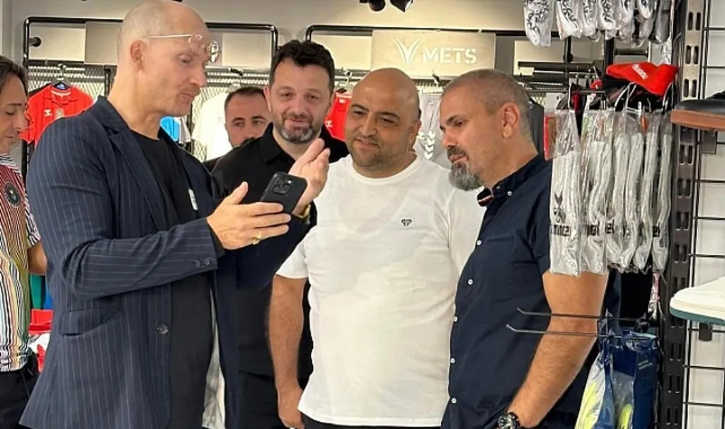 Hummel'ın Üst Yönetimi CRS Spor'u Ziyaret Etti