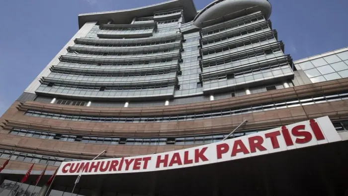 CHP'de kurultay bilmecesi: Özgür Özel tarafı yarın ilk adımı atacak