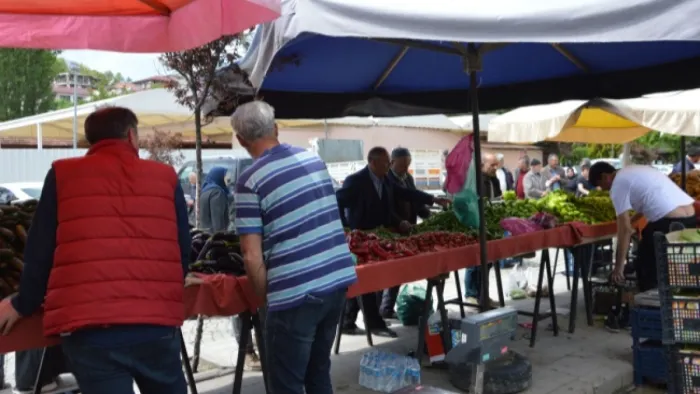 Havza'da yürekleri ısıtan dayanışma: Ürünleri yarı fiyatına indirdi!