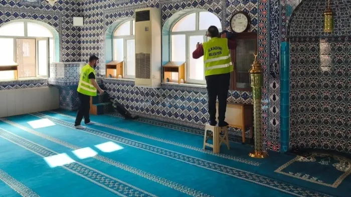 İlkadım'ın ibadethanelerinde hijyen için yoğun mesai
